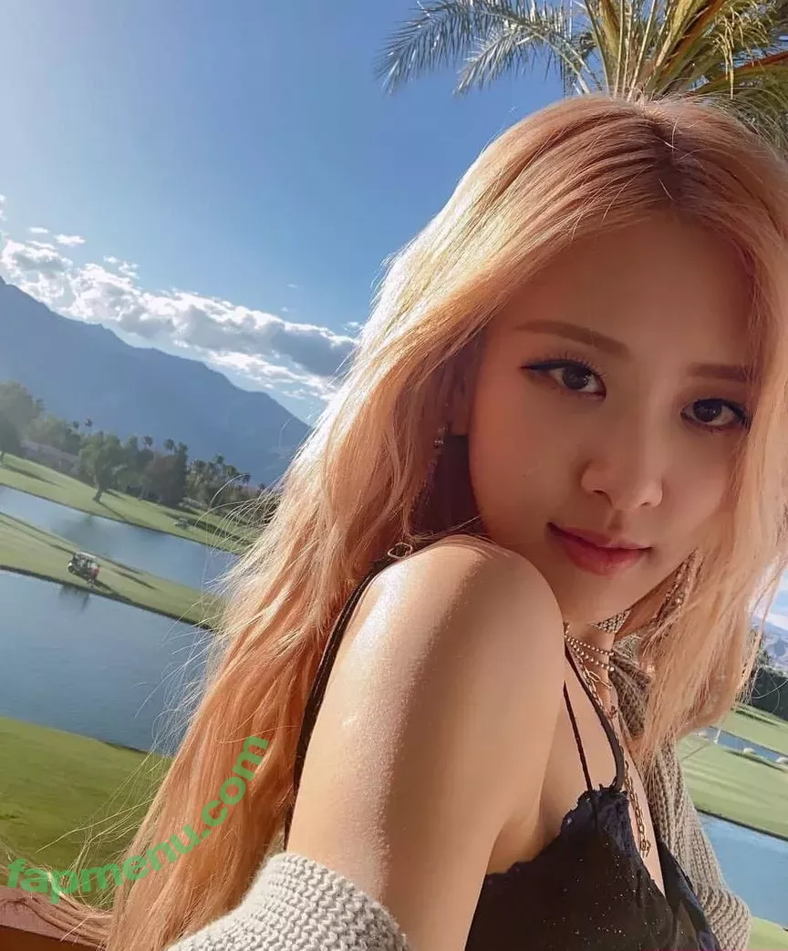 Rosé nude photo #0020 (Blackpink / rose477 / roses_are_rosie / theroseblissss)