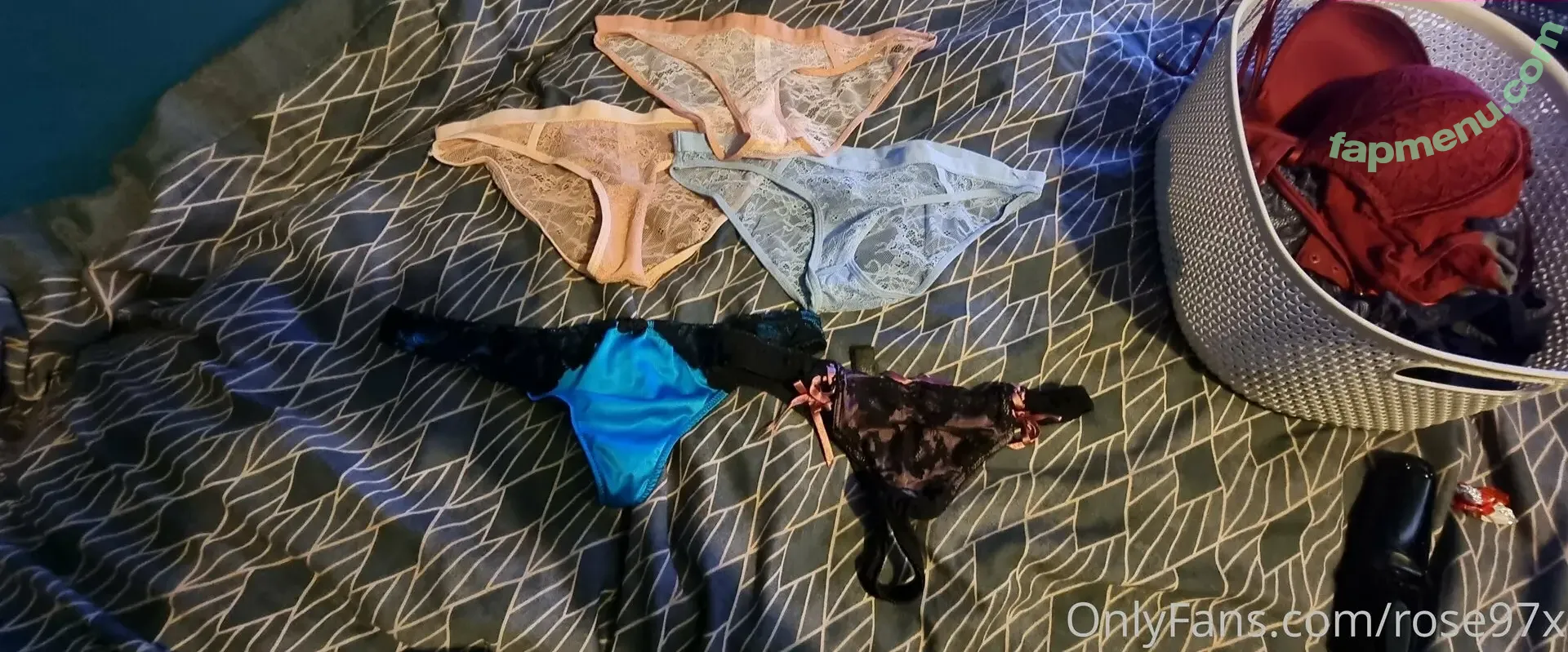 rose97x nude photo #0003 (rose97x)