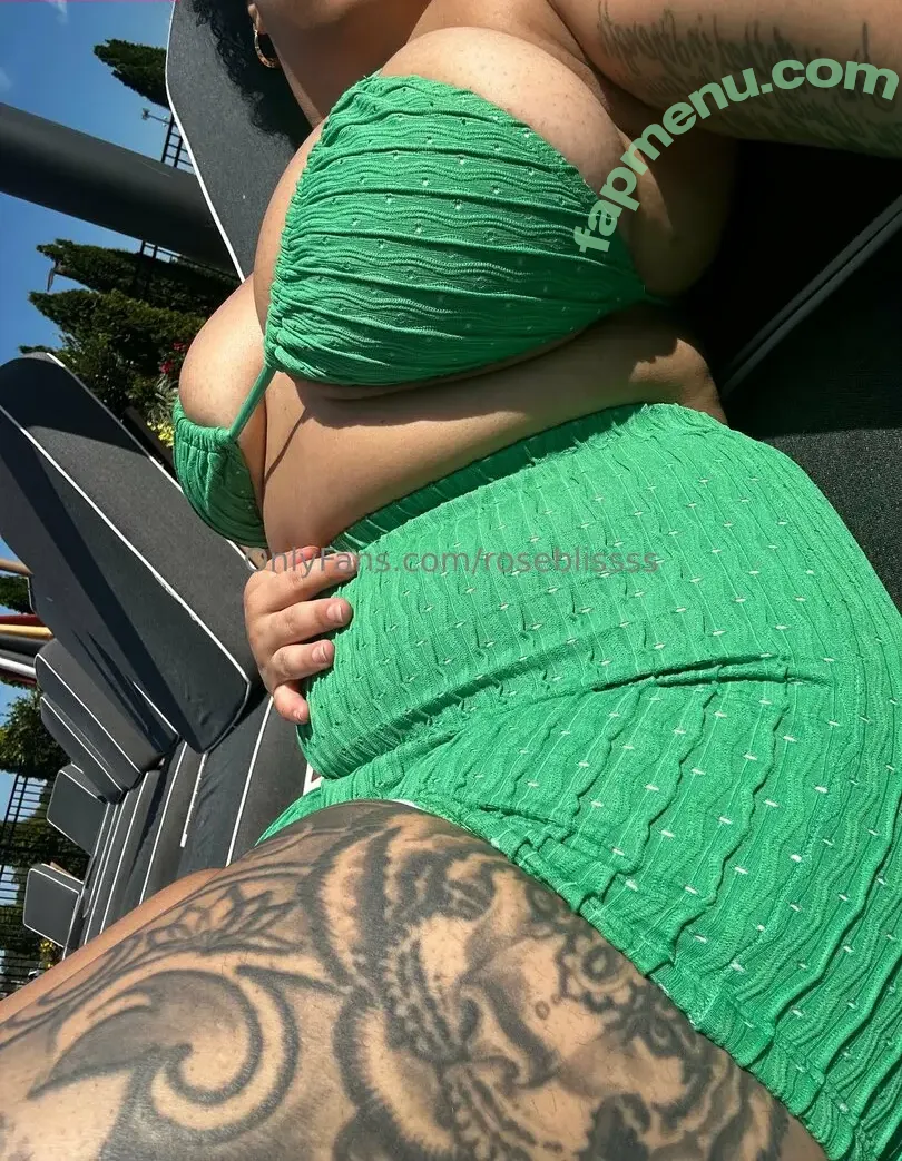 roseblissss nude photo #0044 (roseblissss)