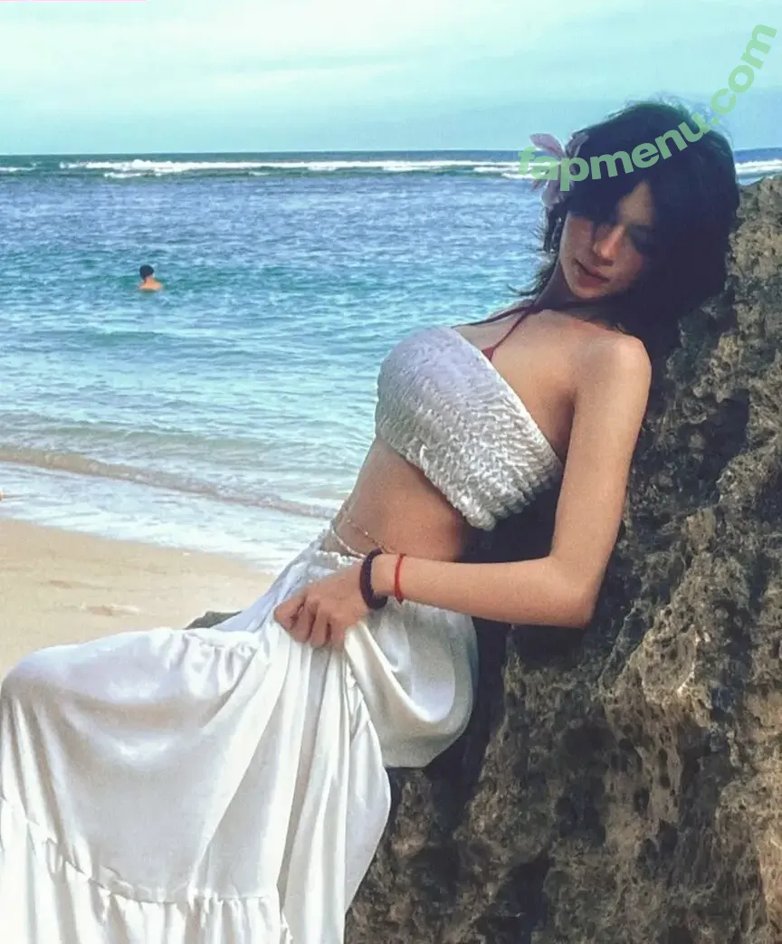Roselew1s nude photo #0003 (rose.fittt)