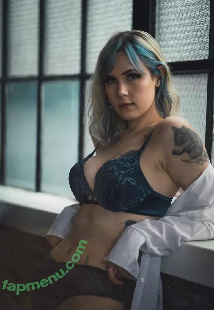 Rosemoontv nude photo #0071 (itsrosemoon / matchstickmagazine)