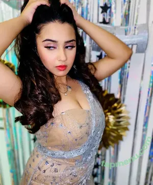 Roshni Walia / roshniwaliaa nude photo #0011