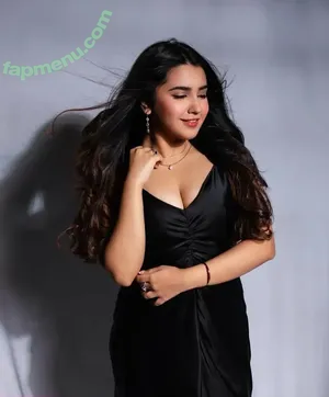 Roshni Walia / roshniwaliaa nude photo #0028