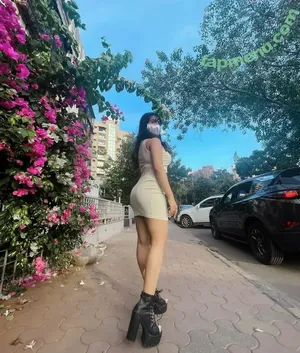 Roshni Walia / roshniwaliaa nude photo #0033