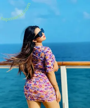 Roshni Walia / roshniwaliaa nude photo #0044