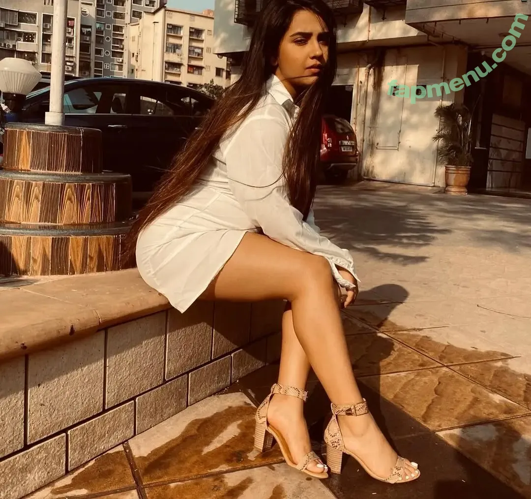Roshni Walia nude photo #0008 (roshniwaliaa)
