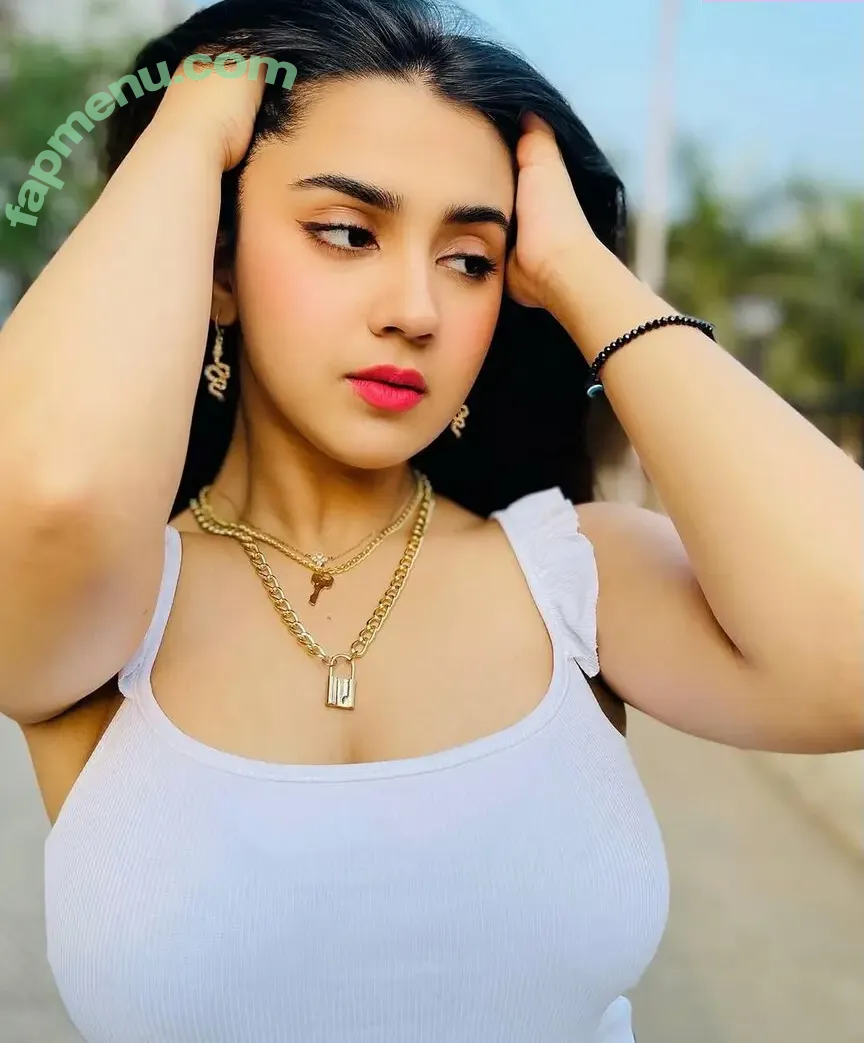 Roshni Walia nude photo #0035 (roshniwaliaa)