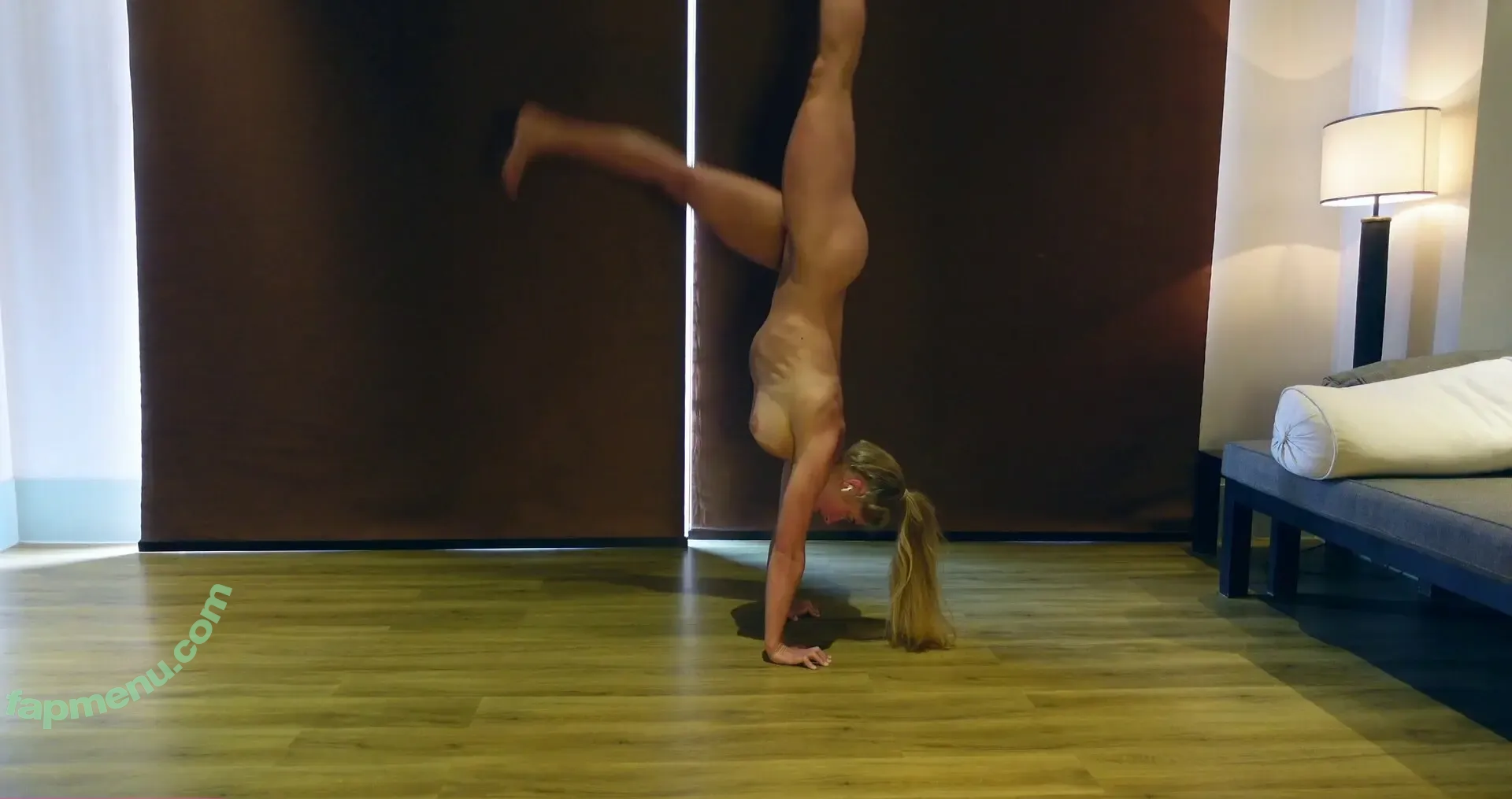 Rosie Burr nude photo #0003 (rosieburr / therosieburr)