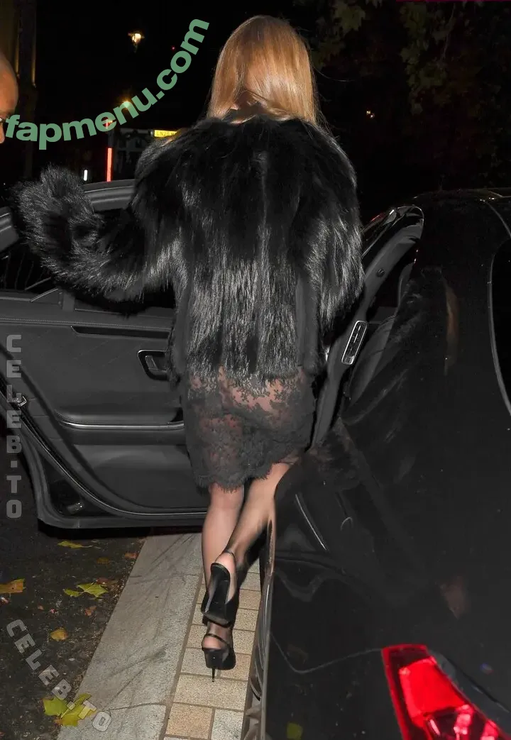 Rosie Huntington-Whiteley nude photo #1732 (Rosie Huntington Whiteley / Rosie.H.W / rosiehw)