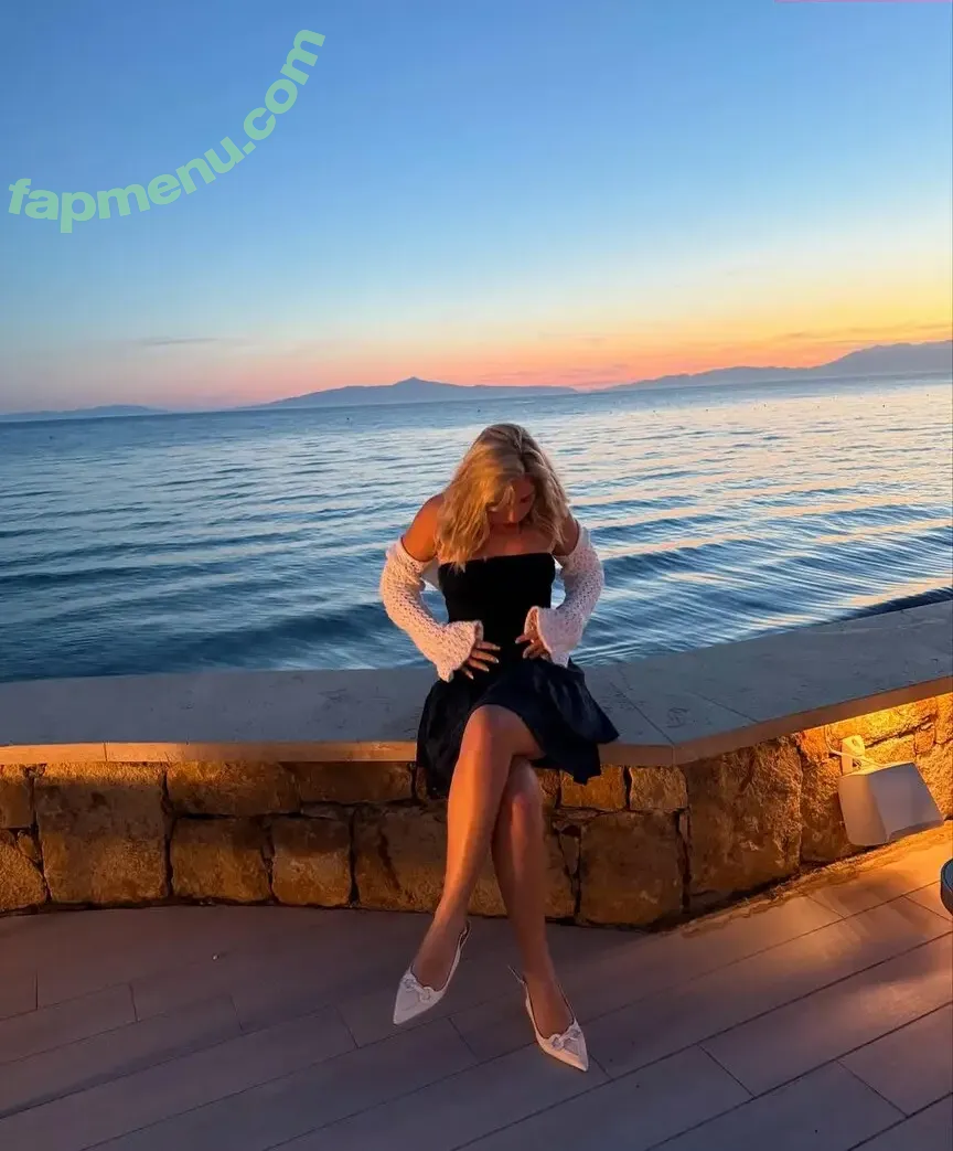 Rosie McClelland nude photo #0509 (ghost13girl / rosiergm)