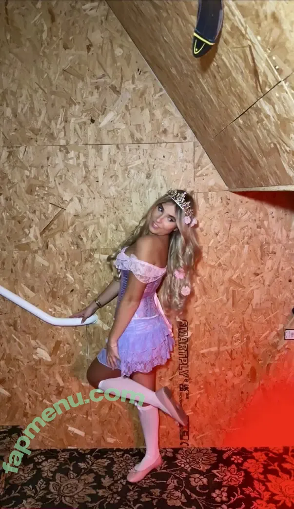 Rosie McClelland nude photo #0847 (ghost13girl / rosiergm)