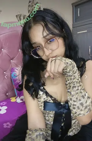 Rosiebaee / rosieglassy nude photo #0064