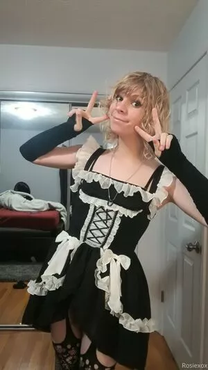 rosiexox2 / rosie_x2o nude photo #0282