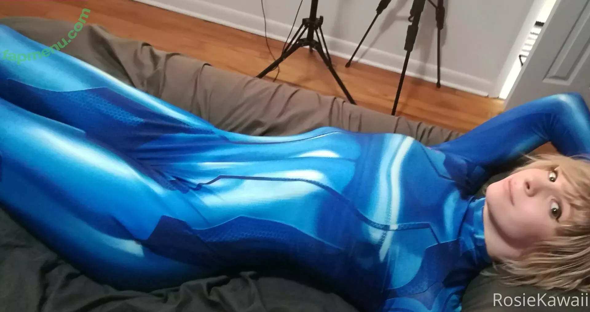 rosiexox2 nude photo #0358 (rosie_x2o)