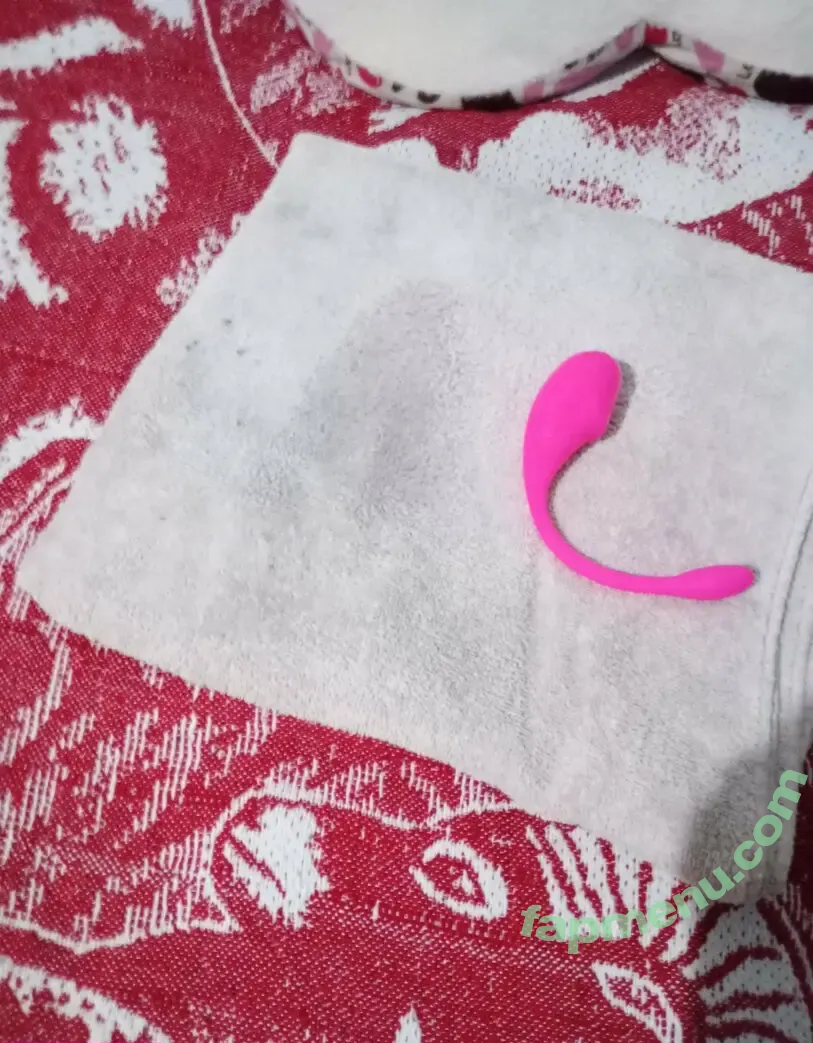 rossithaa nude photo #0016 (rosiitaaa.t)