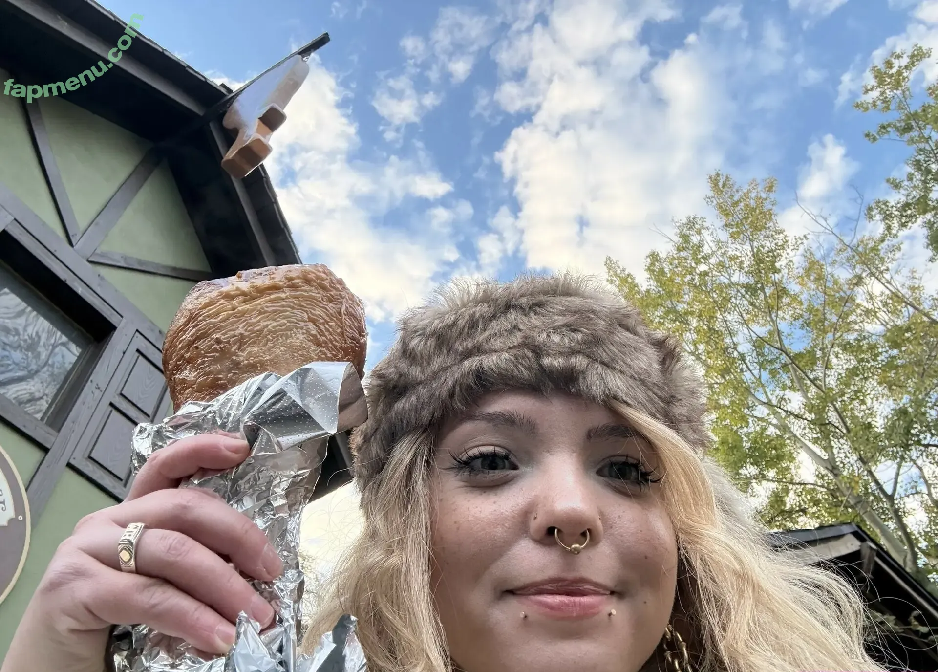 Rottedbrainz nude photo #0015 (Okmarz1)