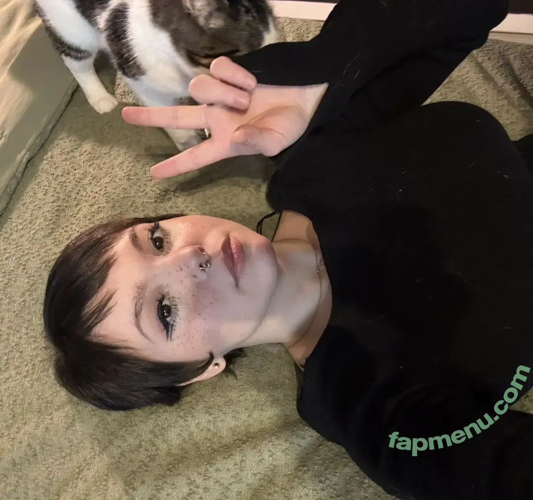 Rottedbrainz nude photo #0035 (Okmarz1)