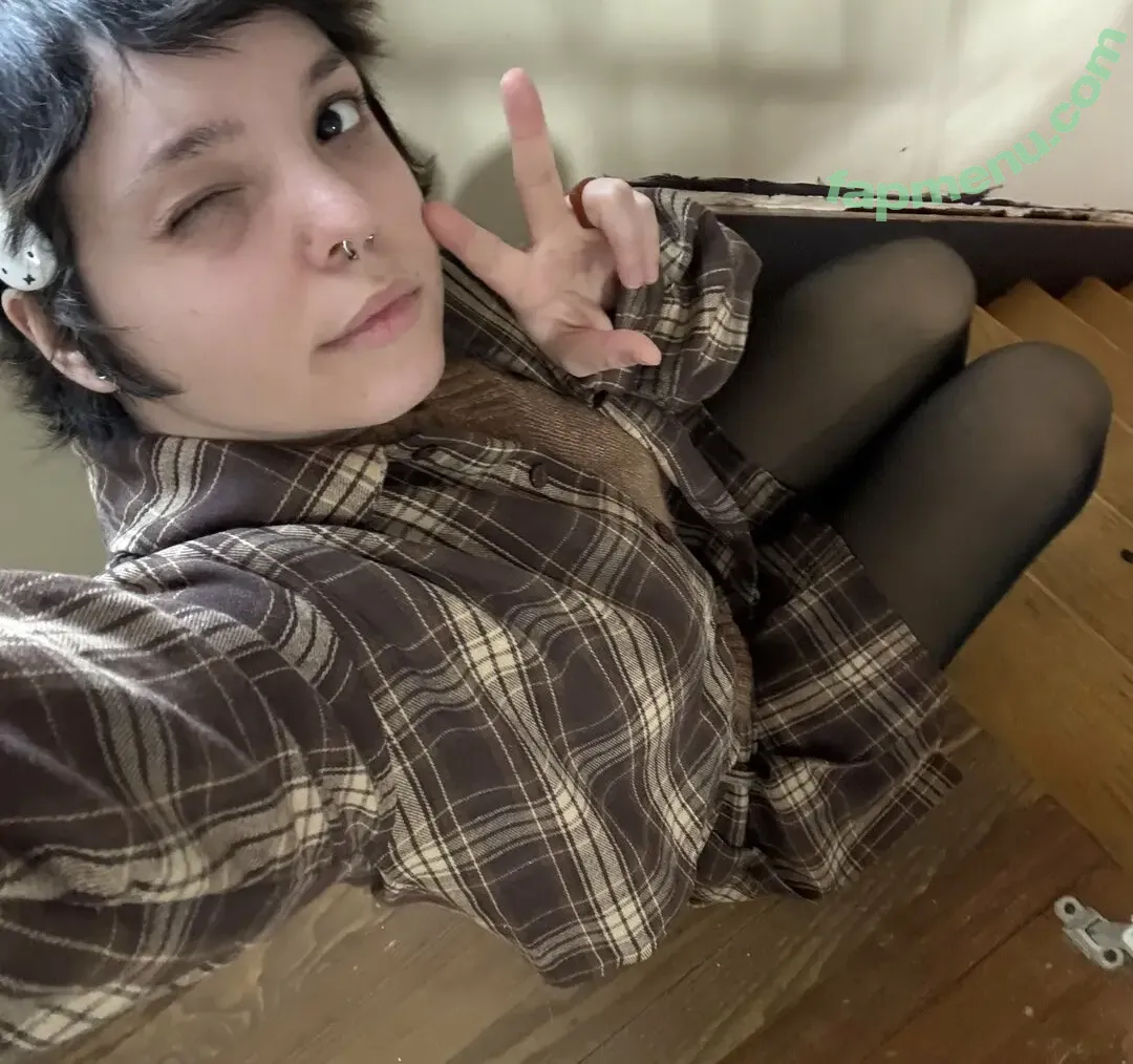 Rottedbrainz nude photo #0057 (Okmarz1)