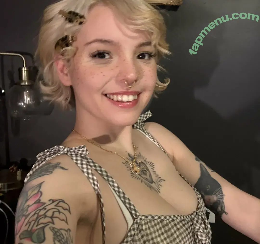 Rottedbrainz nude photo #0016 (Okmarz1)