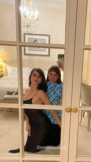 Rowan Blanchard / Simp Chat / rowanblanchard nude photo #0438