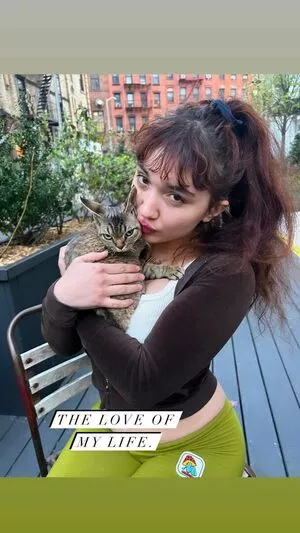 Rowan Blanchard / Simp Chat / rowanblanchard nude photo #0613