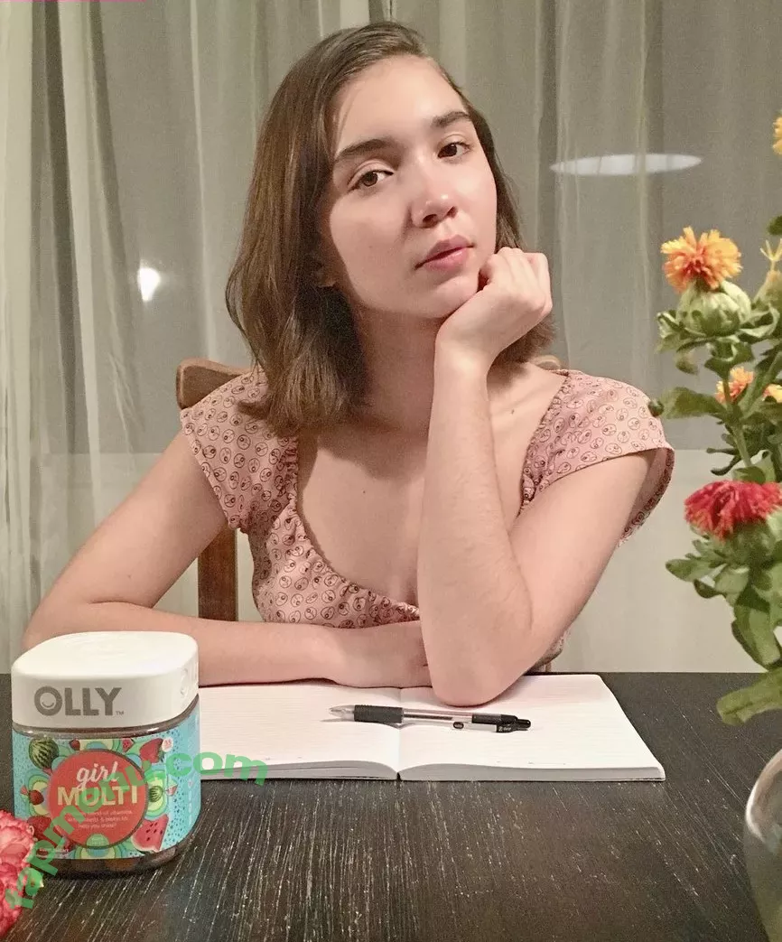 Rowan Blanchard nude photo #0013 (Simp Chat / rowanblanchard)