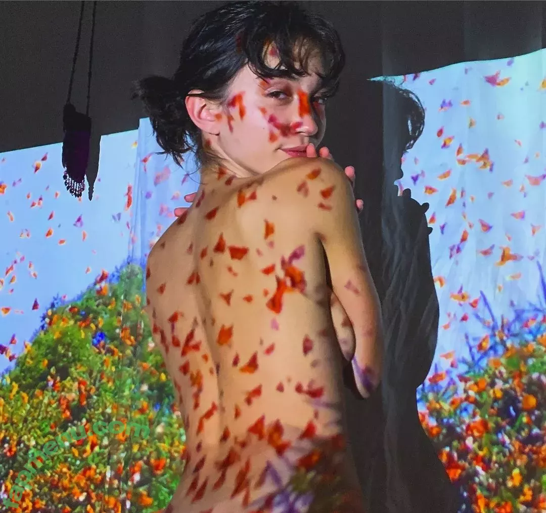 Rowan Blanchard nude photo #0021 (Simp Chat / rowanblanchard)