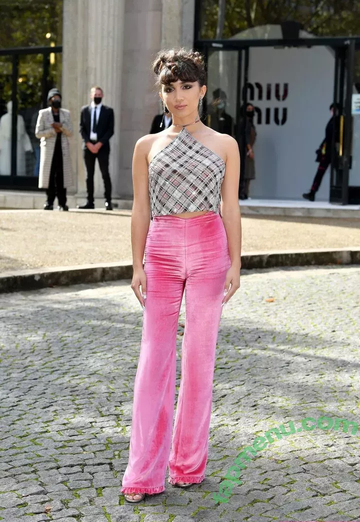 Rowan Blanchard nude photo #0232 (Simp Chat / rowanblanchard)