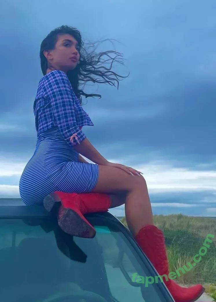 Rowan Blanchard nude photo #0270 (Simp Chat / rowanblanchard)