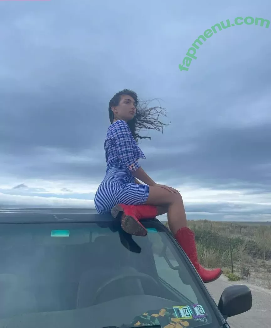 Rowan Blanchard nude photo #0273 (Simp Chat / rowanblanchard)