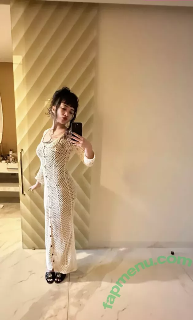 Rowan Blanchard nude photo #0341 (Simp Chat / rowanblanchard)