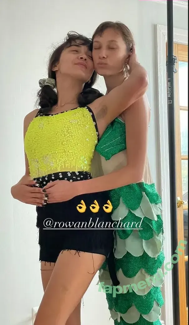 Rowan Blanchard nude photo #1023 (Simp Chat / rowanblanchard)