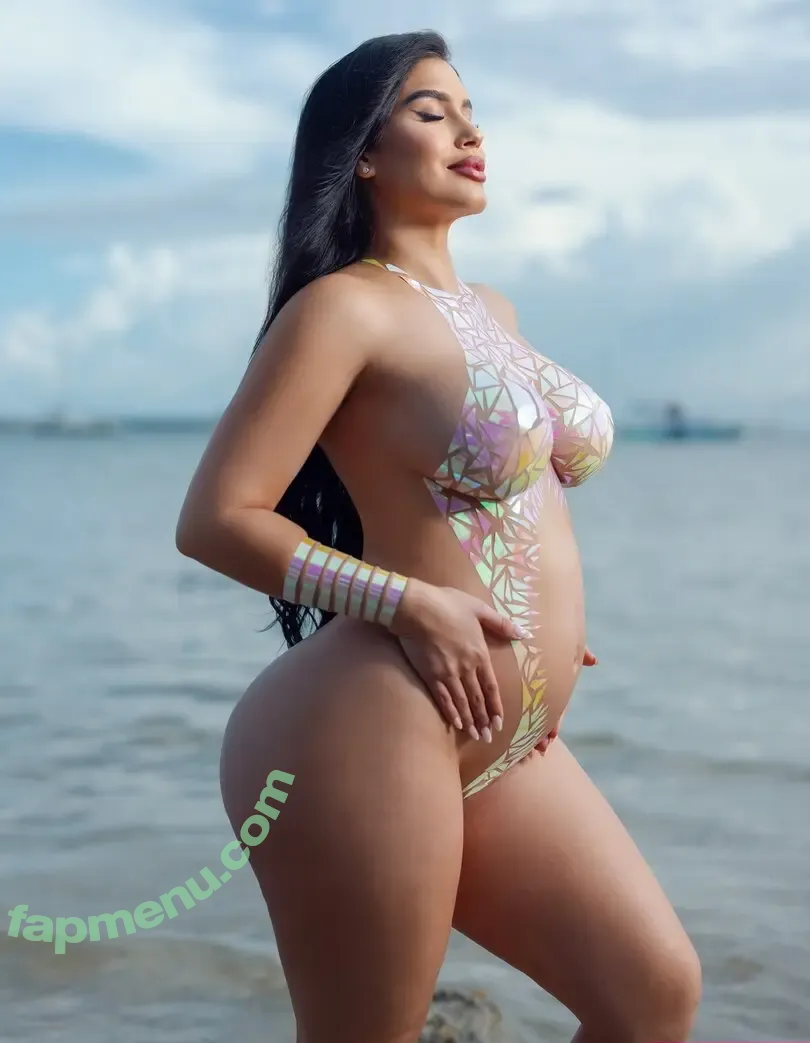 Roxana Ventura nude photo #0335 (roxanaventura / roxanaventuraa)