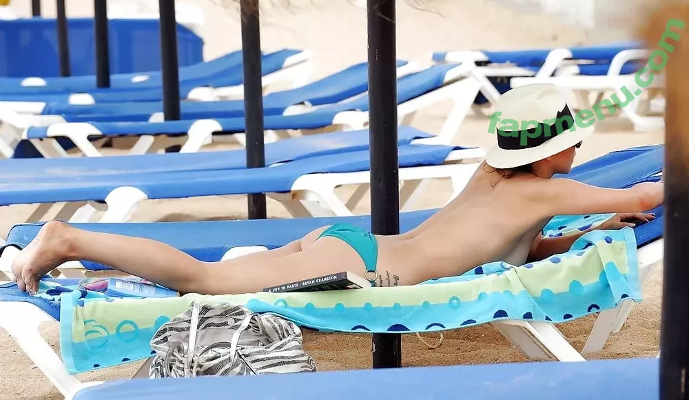 Roxanne Pallett nude photo #0003 (theroxannecarrion)