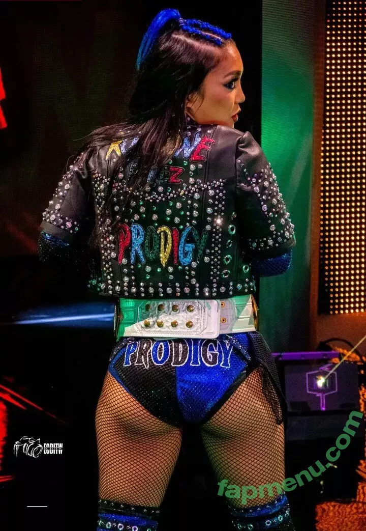 Roxanne Perez nude photo #0443 (Rok-C - WWE NXT / roxanne_wwe)