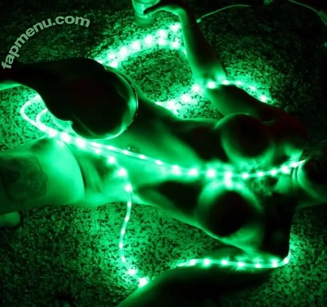 Roxi_Riotxx nude photo #0039 (roxiriotxx)