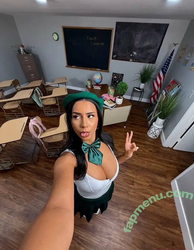 Roxie Sinner nude photo #0479 (theroxiesinner / theroxiesinnerr)