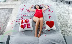 Roxiesin / UrArabGf / peachescheeks / roxiesinner / roxiesinnerlive nude photo #0325