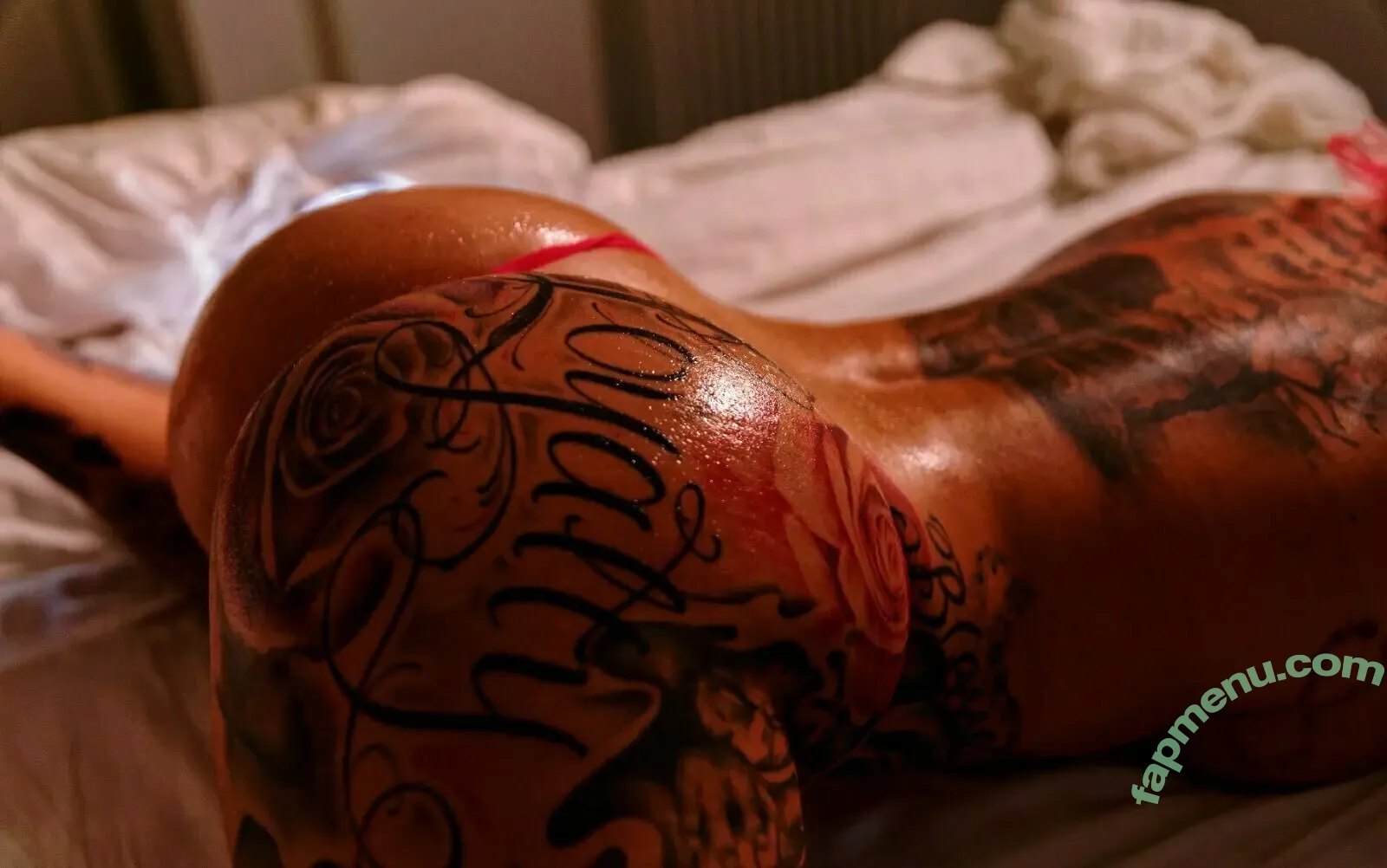 roxikeogh nude photo #0118 (roxikeoghmodel)