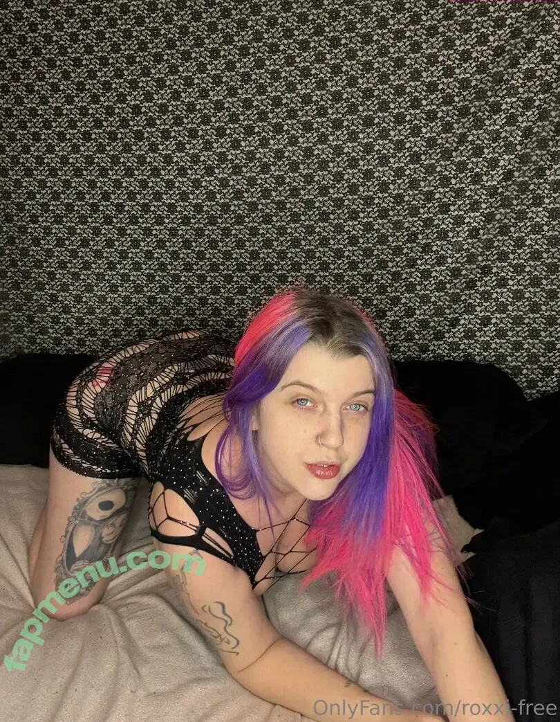 roxxi-free nude photo #0008 (roxxsaurus)