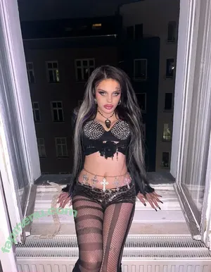 roxxiquinzell / roxxiquinzellx nude photo #0016