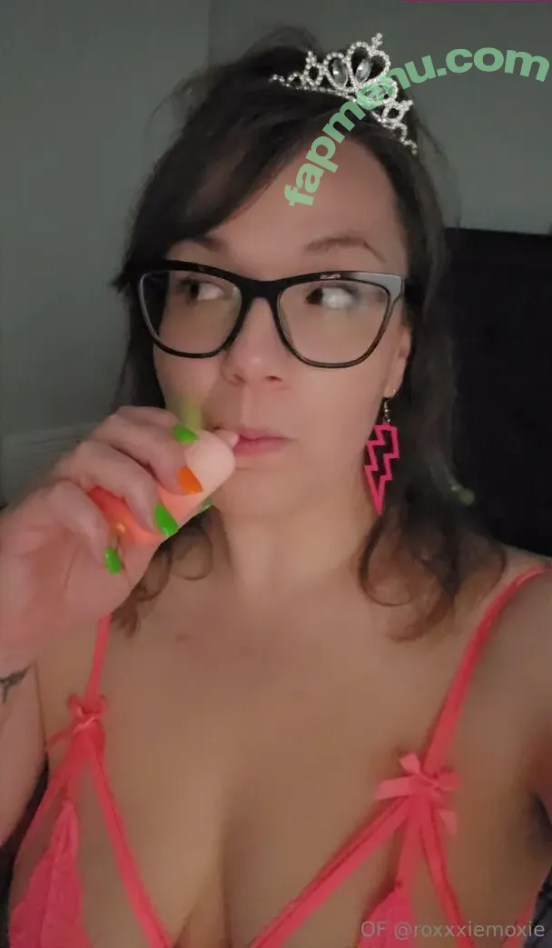 roxxxiemoxie nude photo #0008 (moxieroxxie)