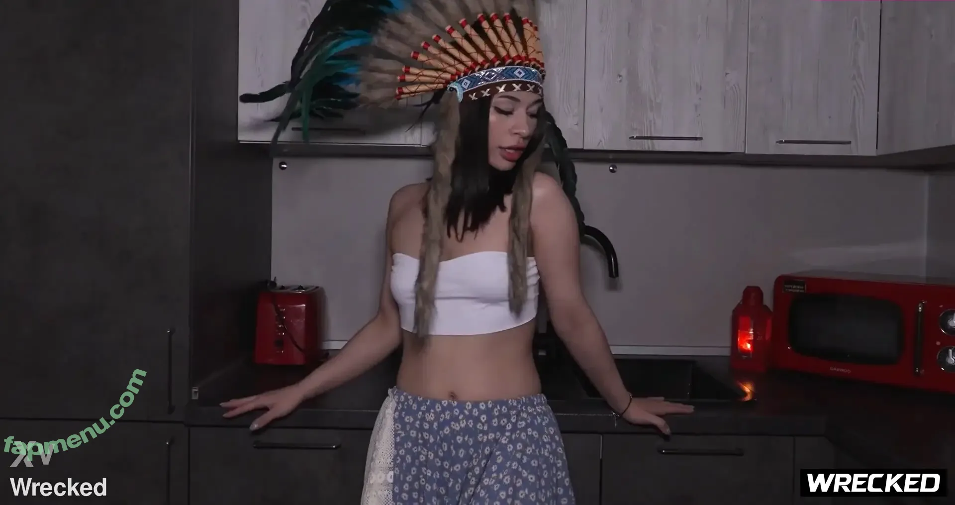 Roxy Muray nude photo #0071 (roxyfromtheblock_)