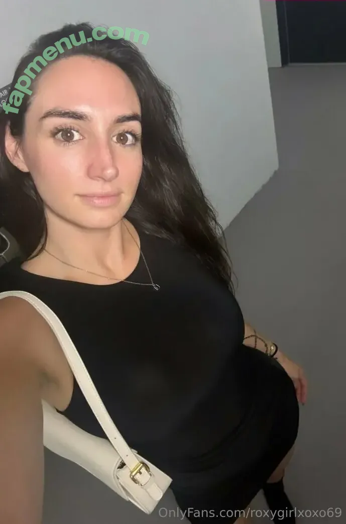 roxygirlxoxo69 nude photo #0005 (roxygirlxoxo69)