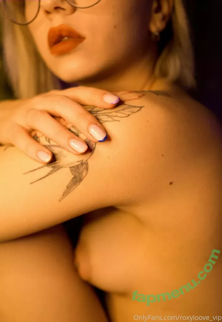 roxyloove_vip nude photo #0273 (mayberoxy)