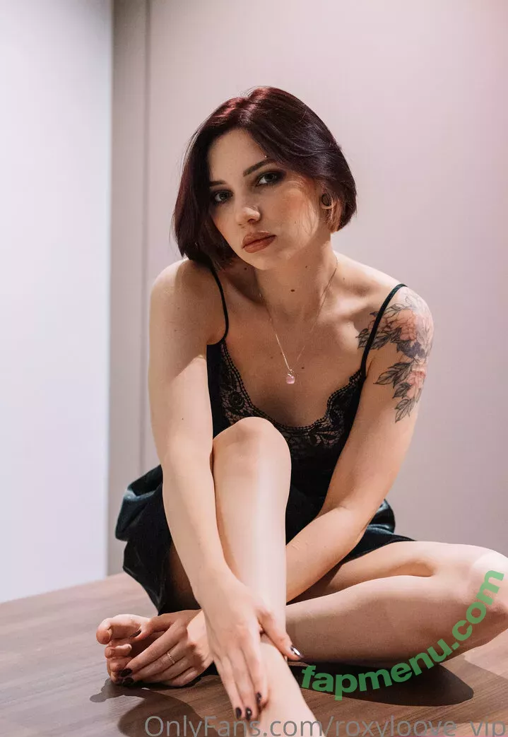 roxyloove_vip nude photo #0527 (mayberoxy)