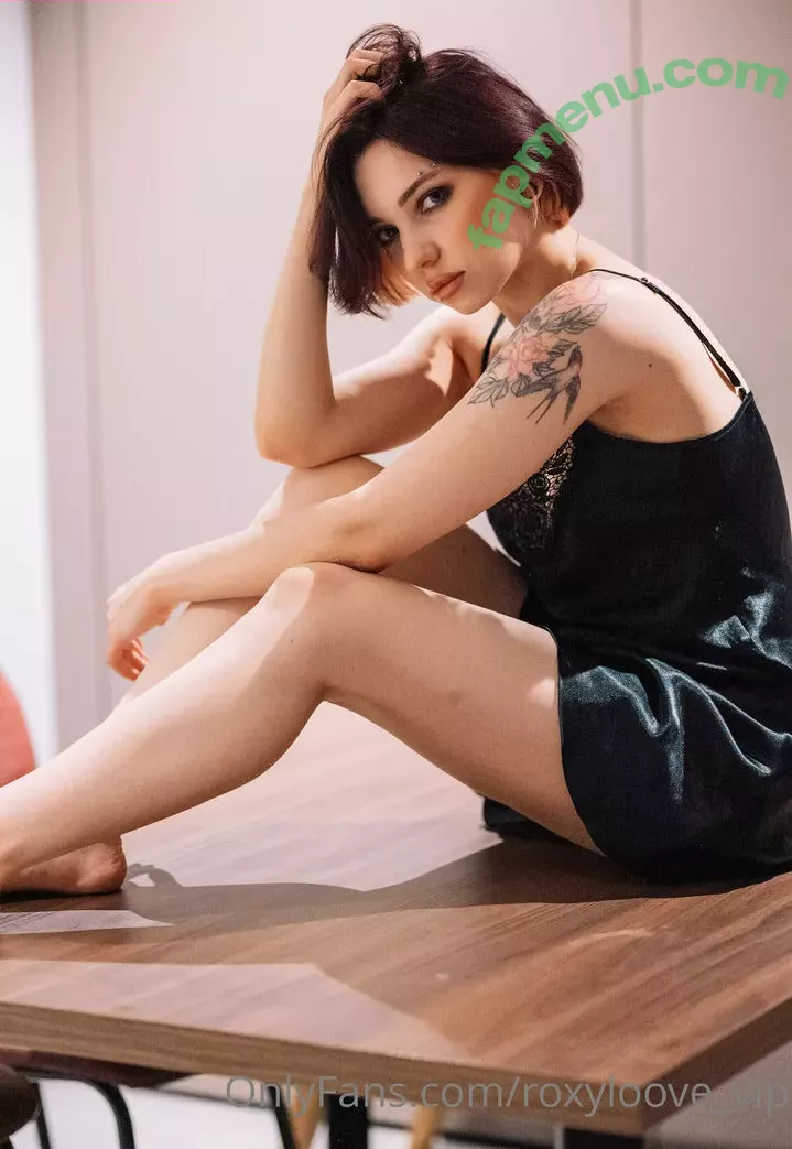 roxyloove_vip nude photo #0529 (mayberoxy)