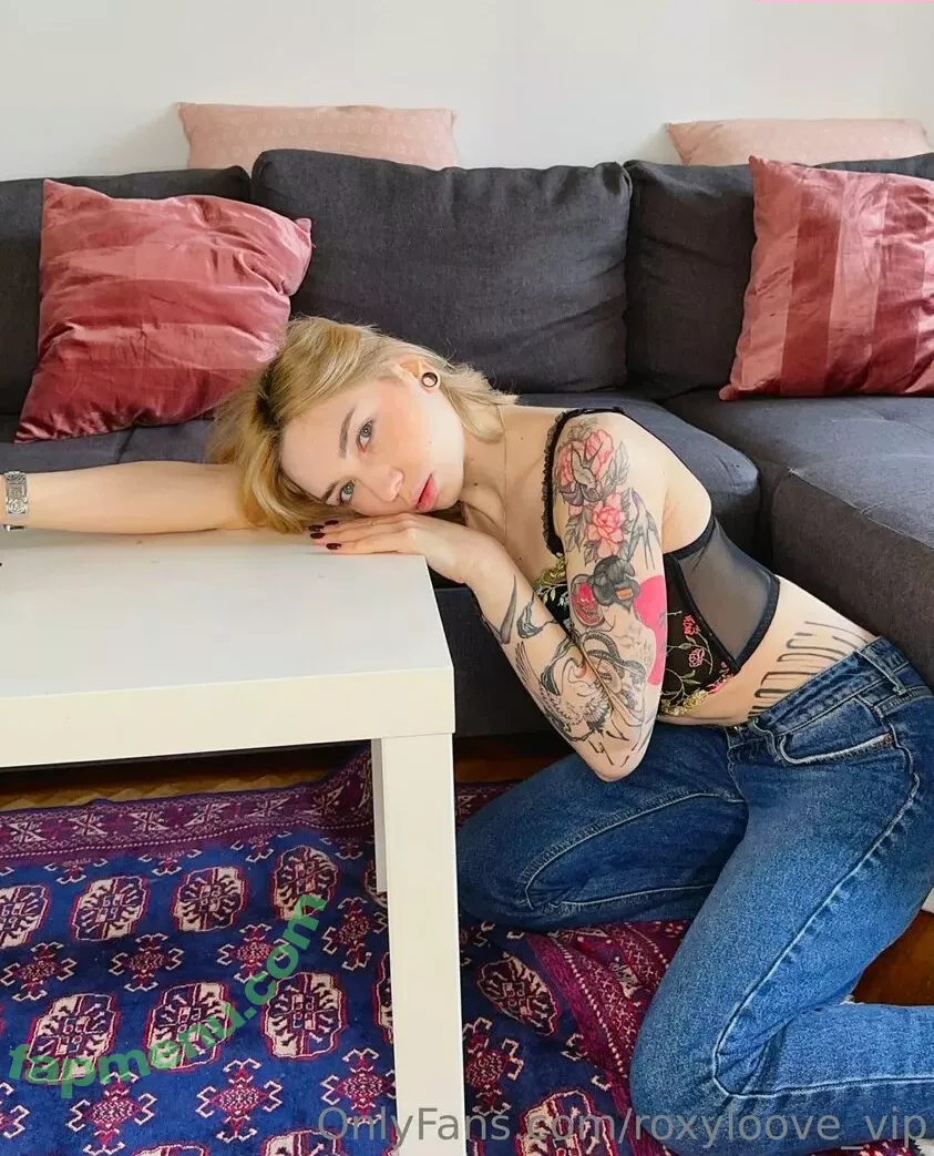 roxyloove_vip nude photo #0969 (mayberoxy)