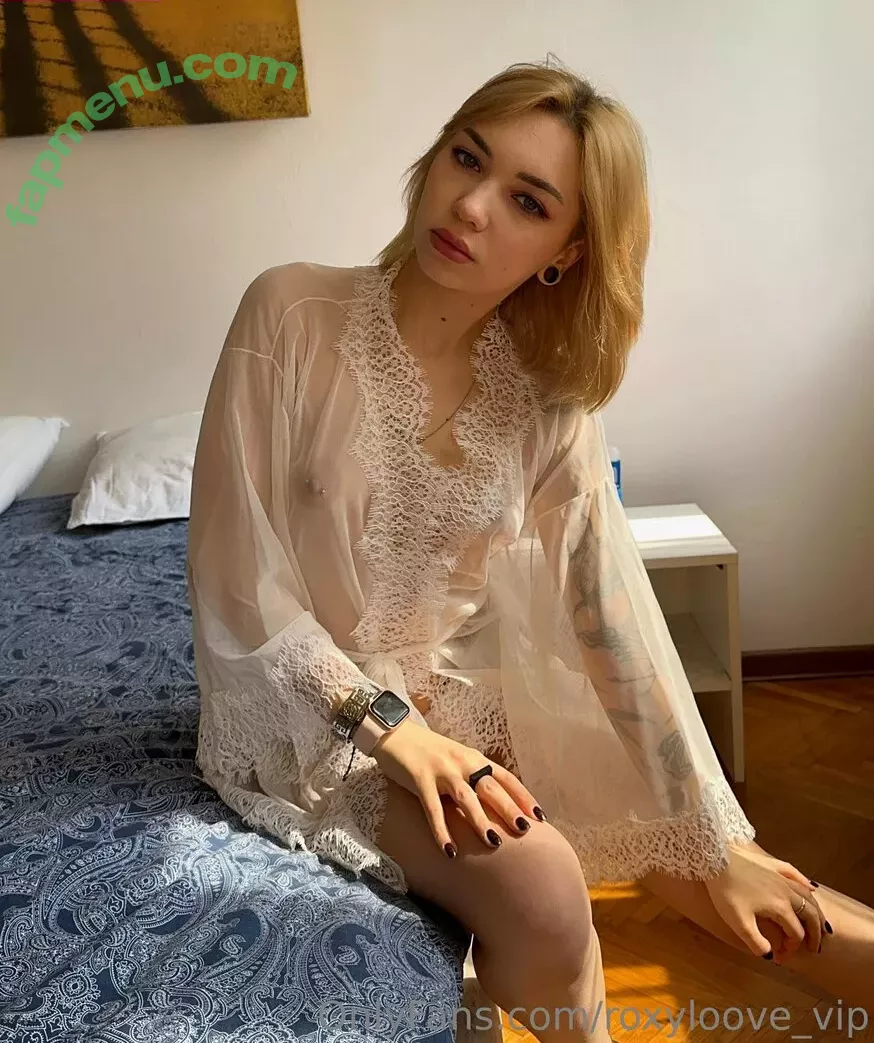 roxyloove_vip nude photo #1004 (mayberoxy)