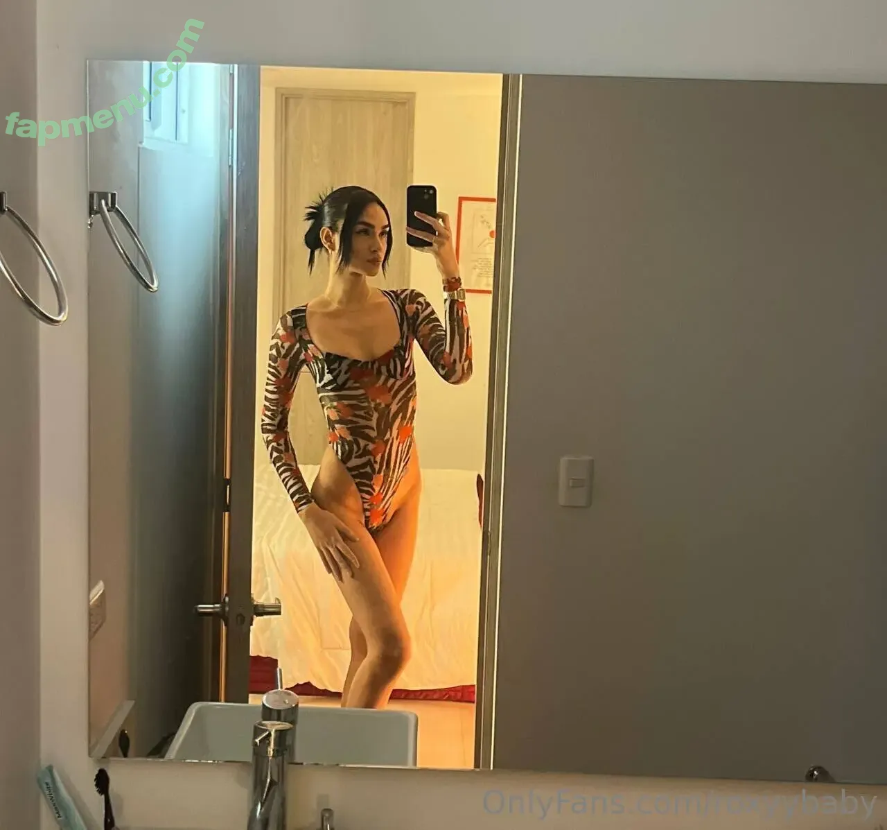 roxyybaby nude photo #0020 (roxybabytv)